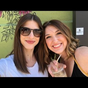 Meet your Posher, Cara